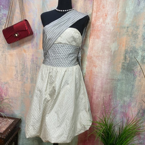 📌BCBGMaxAzria Strapless Transformable Cocktail Dress with Balloon Skirt - Picture 12 of 15